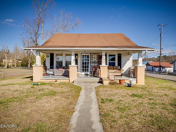 3rd image of 7542 Chatham Cir