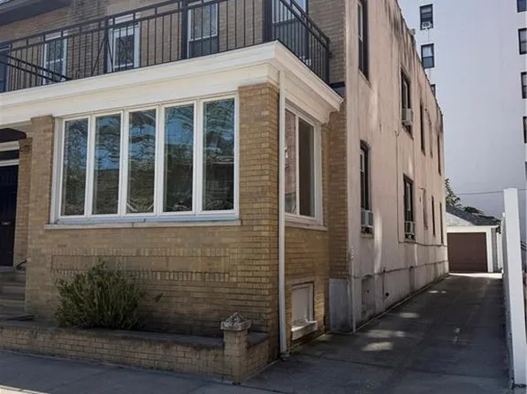 418 82nd St, Brooklyn, NY 11209