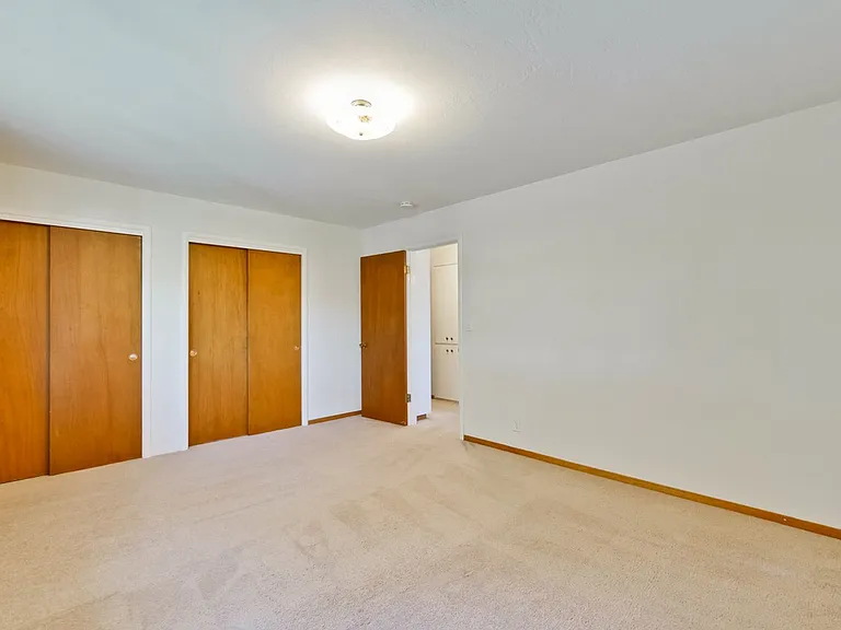 130 S Avalon Dr — Photo 40