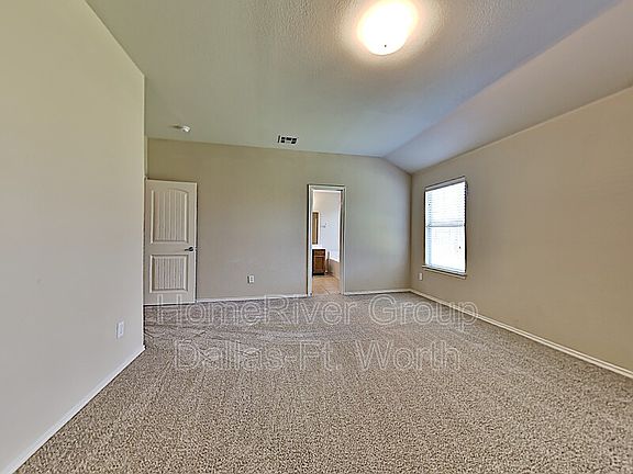 4th image of 2832 Blue Heron Dr