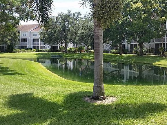 2nd image of 850 S Tamiami Trl APT 707