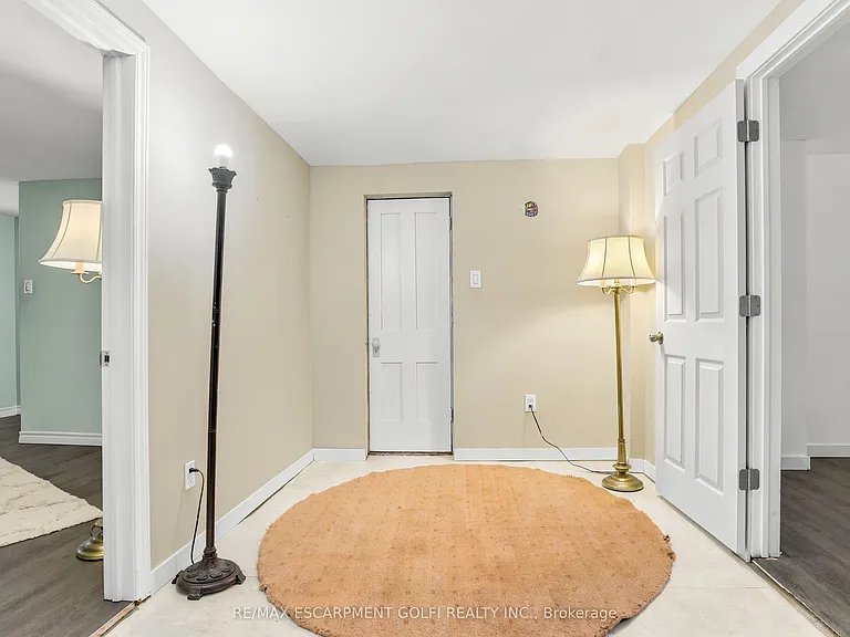 602 Geneva St — Photo 16