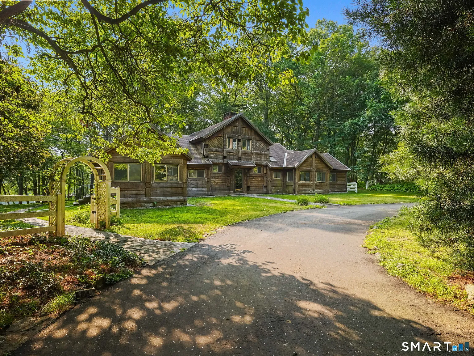 4 bed, 4.0 bath, 3506 sqft, $4,000 — Photo 2