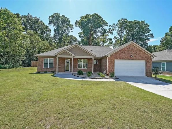 686 Stark St, Lawrenceville, GA 30046