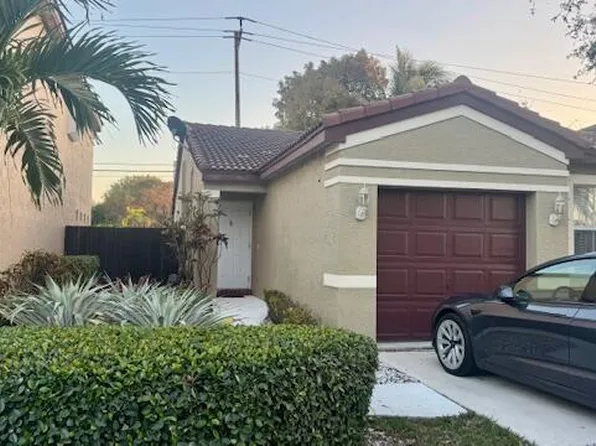 4274 NW 1st Place, Deerfield Beach, FL 33442
