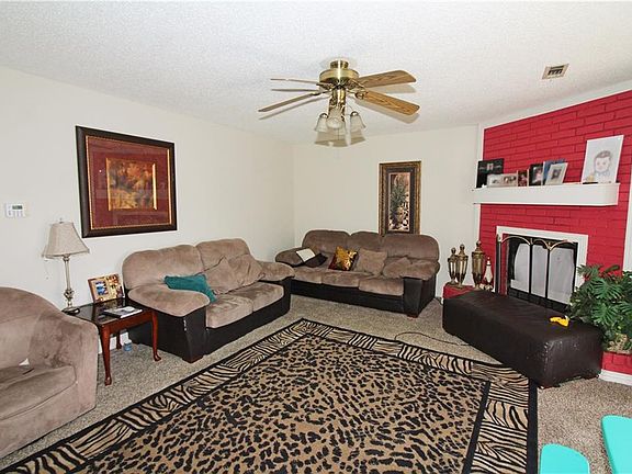 5th image of 812 N 12th Ter