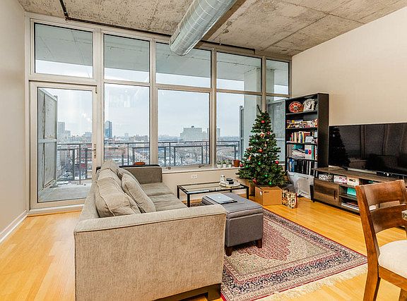 2nd image of 50 E 16th St Unit 1011