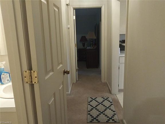5th image of 107 Wonderland Way