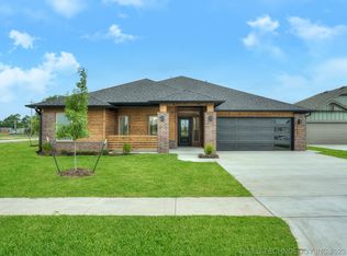 9023 E 161st Pl S, Bixby, OK 74008