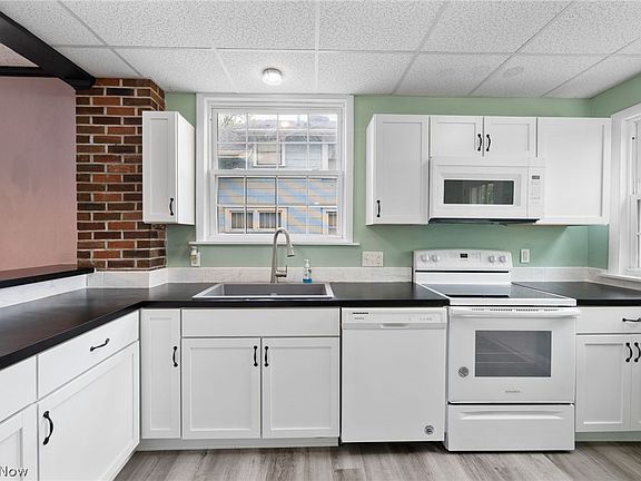3rd image of 527 Saint Leger Ave
