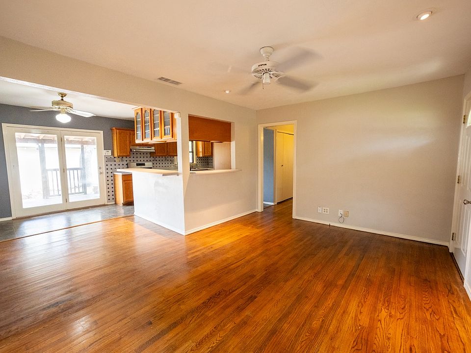 1st image of 10546 Newcombe Dr