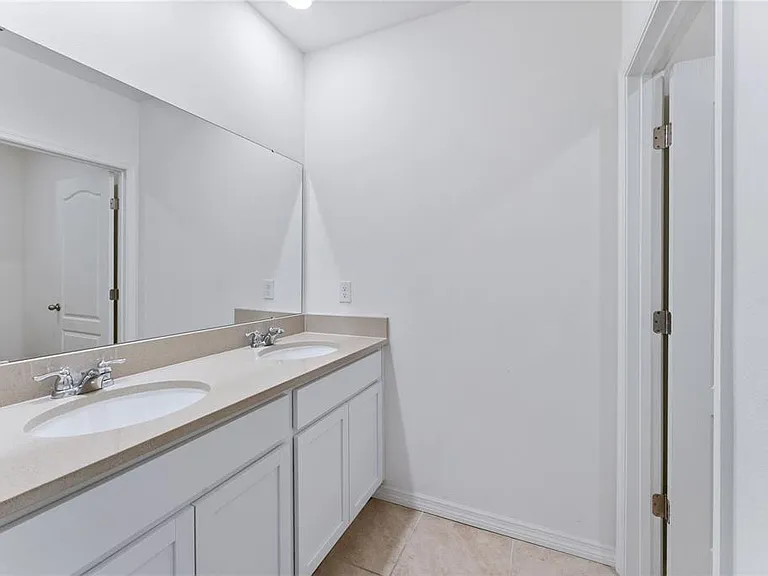 5038 Foxglove Cir — Photo 40