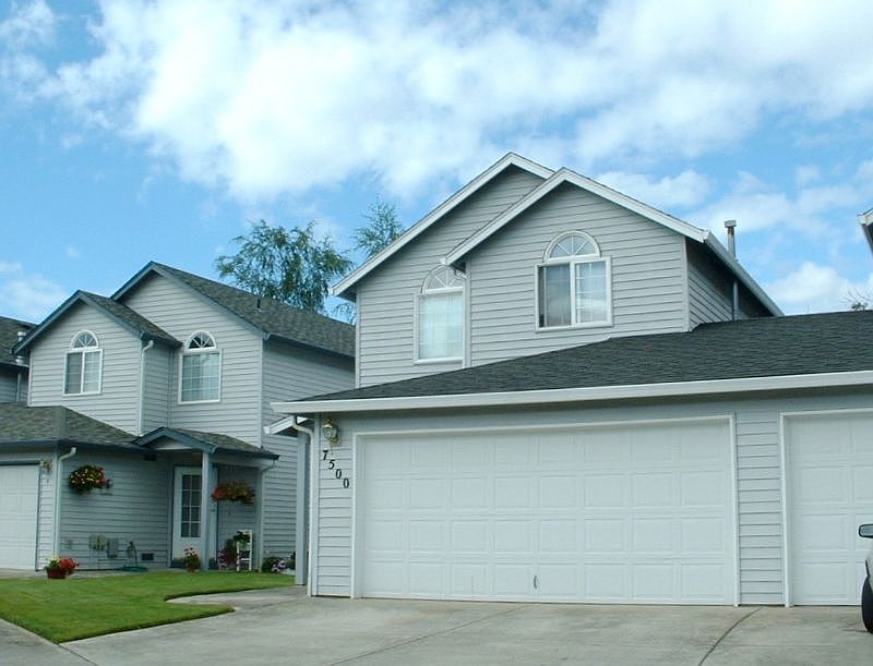 1st image of 7500 NE 52nd St