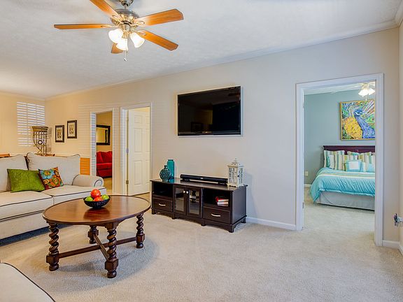 4th image of 5001 Riverchase Dr #409