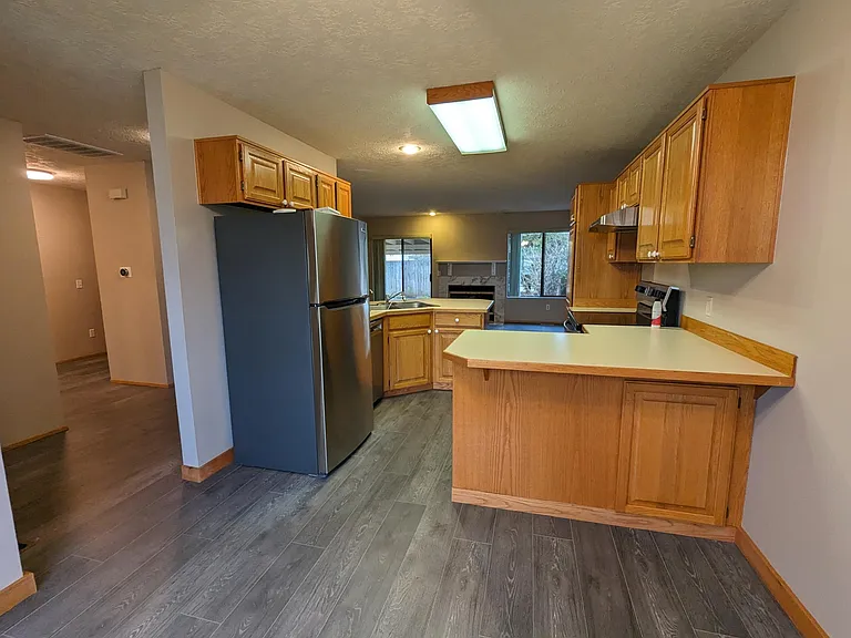 815 Sieverkropp Dr — Photo 5