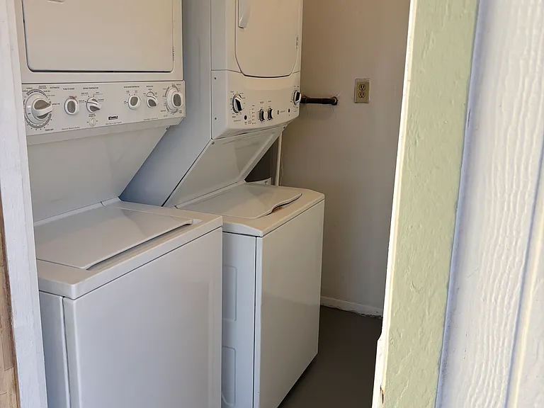 1916 W Jerome Ave #2 — Photo 14
