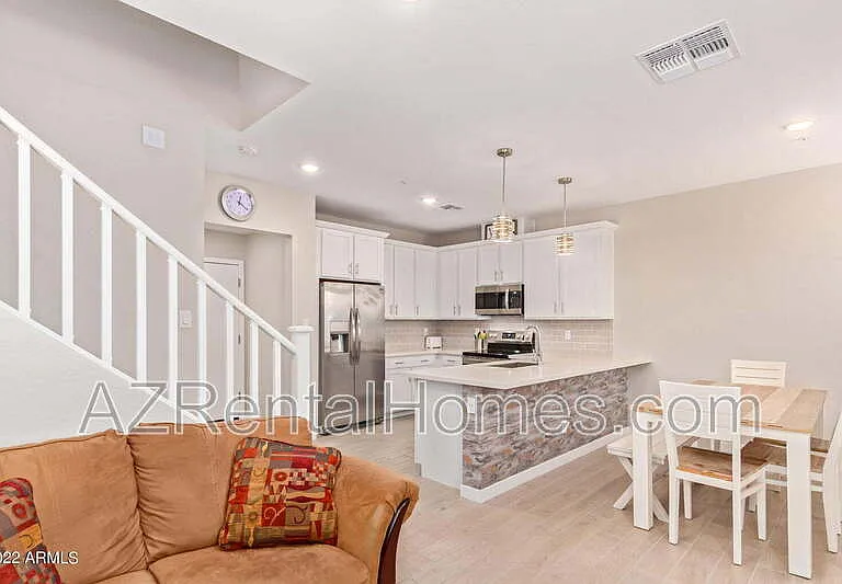 155 N Lakeview Blvd #136 — Photo 4