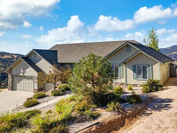 3rd image of 30730 Fox Ridge Ct