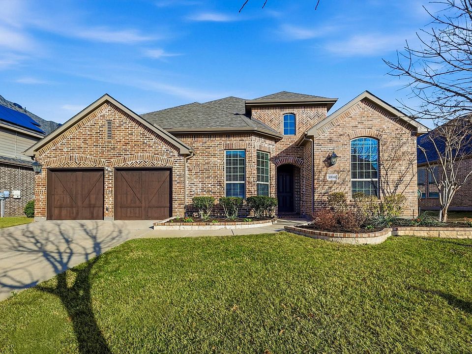 1st image of 1008 W Bluff Way