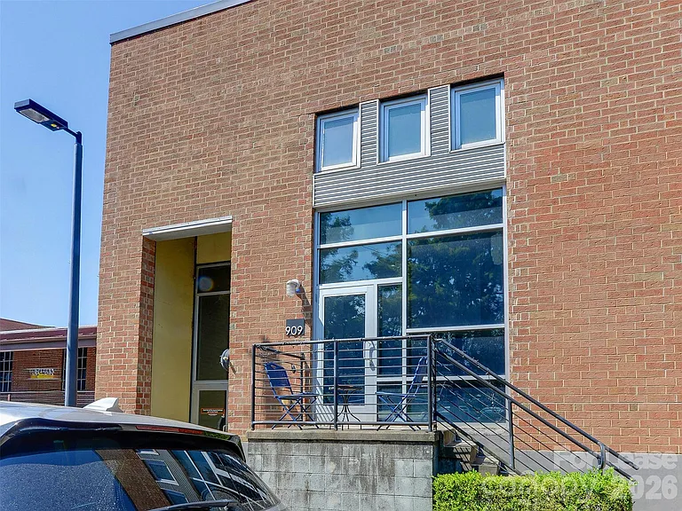 909 Westmere Ave — Photo 46