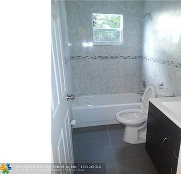 5th image of 1357 SW 25th Ave