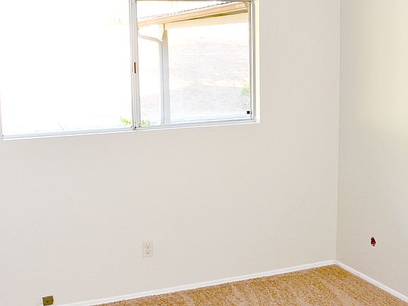 Middle Bedroom