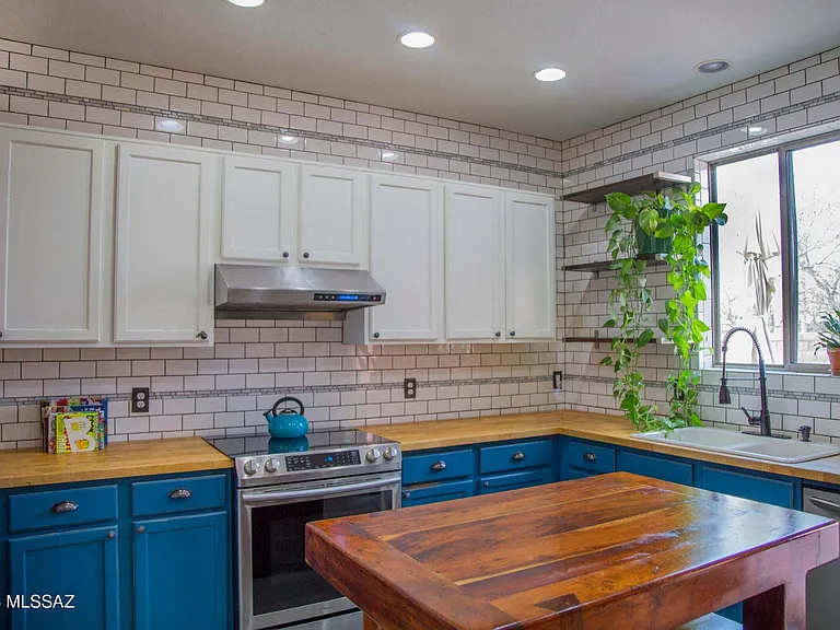 868 W Calle Carasol #2 — Photo 12