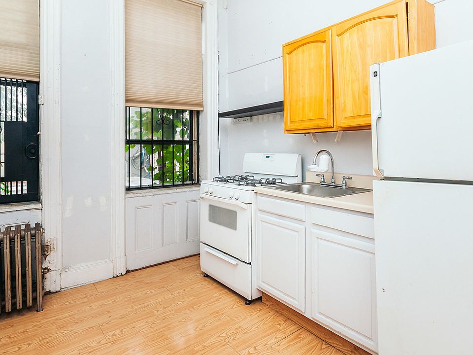 1st image of 166 Montrose Ave APT 2R