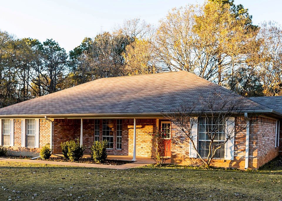 1st image of 2107 Willowbrook Way