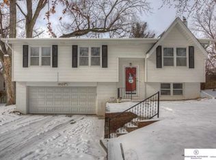 1712 N 105th St, Omaha, NE 68114