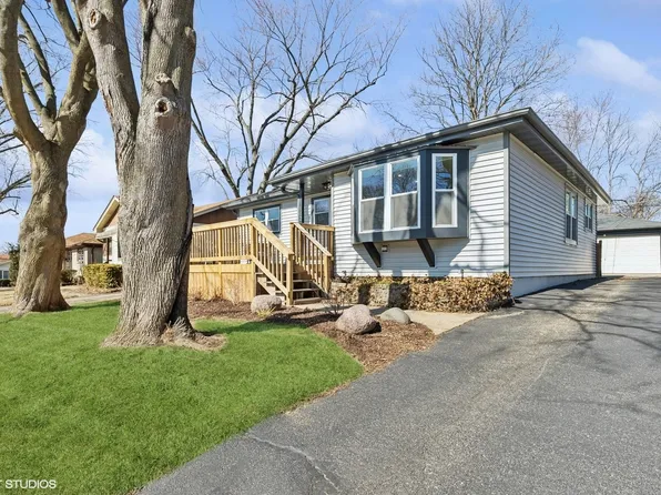 912 Countryside Hwy, Mundelein, IL 60060