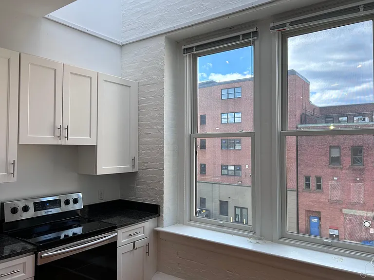 133 Mathewson St #303 — Photo 4