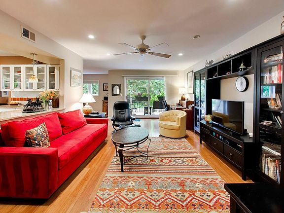 3rd image of 2001 Sherman Ave APT 204