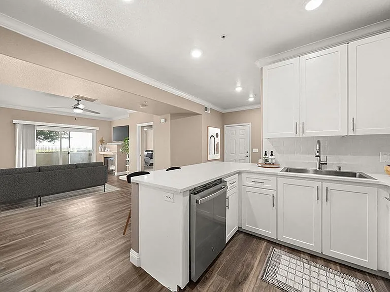 Stonelake Apartments Homes — Photo 2