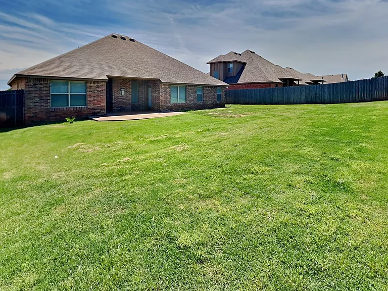 725 Dusty Trl — Photo 23