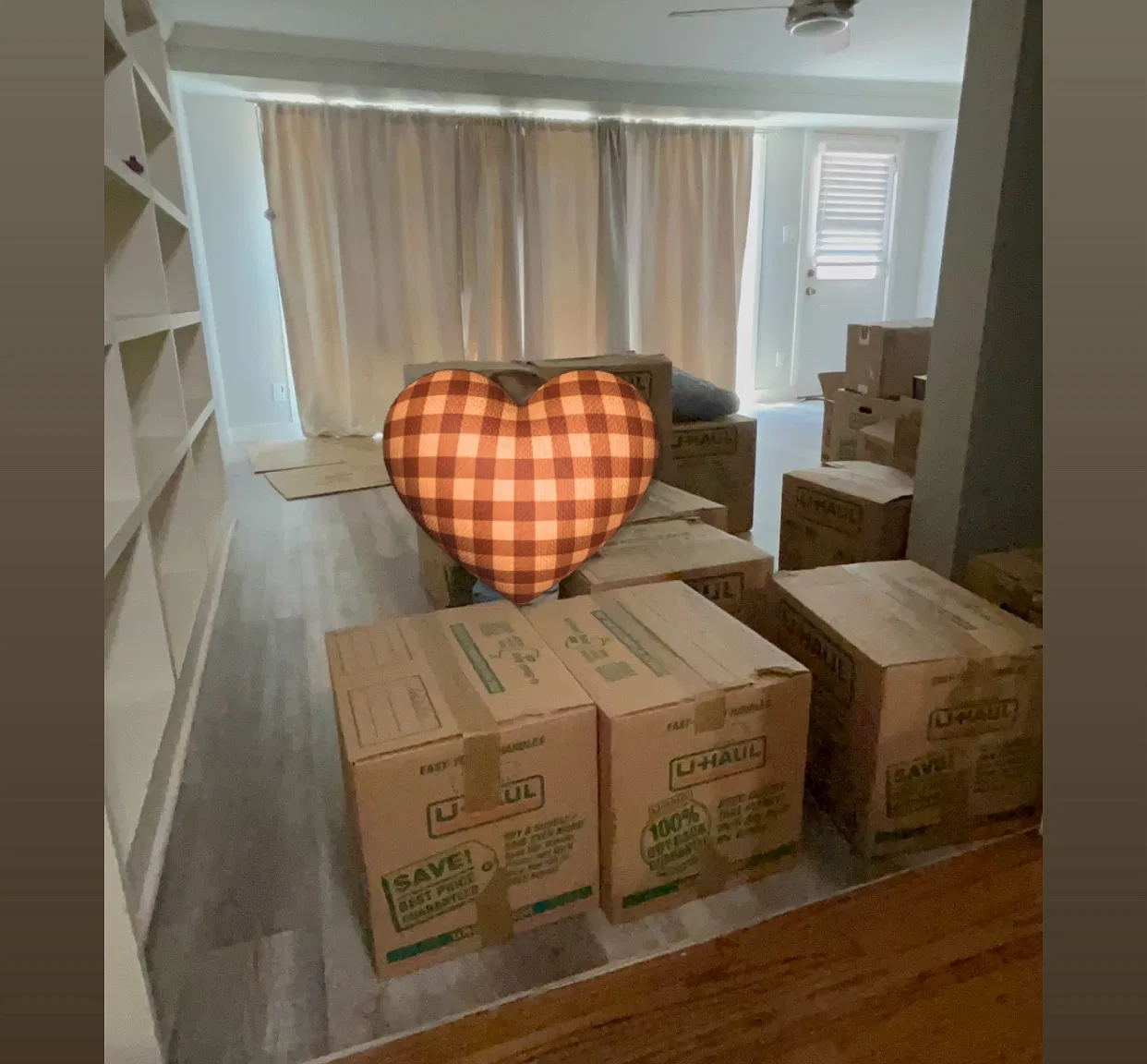 3 bed, 1818 sqft, $3,000 — Photo 1