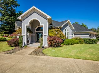 1 Darian Dr, Bentonville, AR 72712