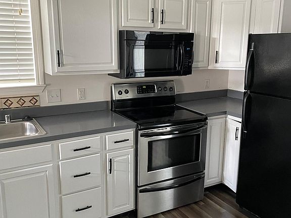 3rd image of 309 Lauren Dr