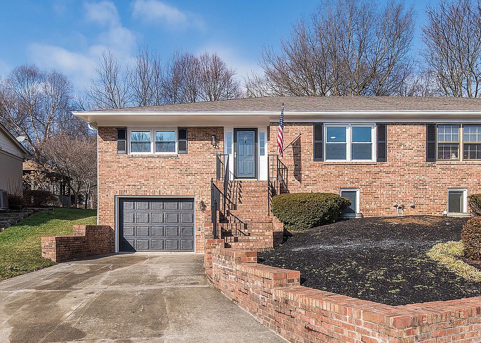 1st image of 605 Camino Dr