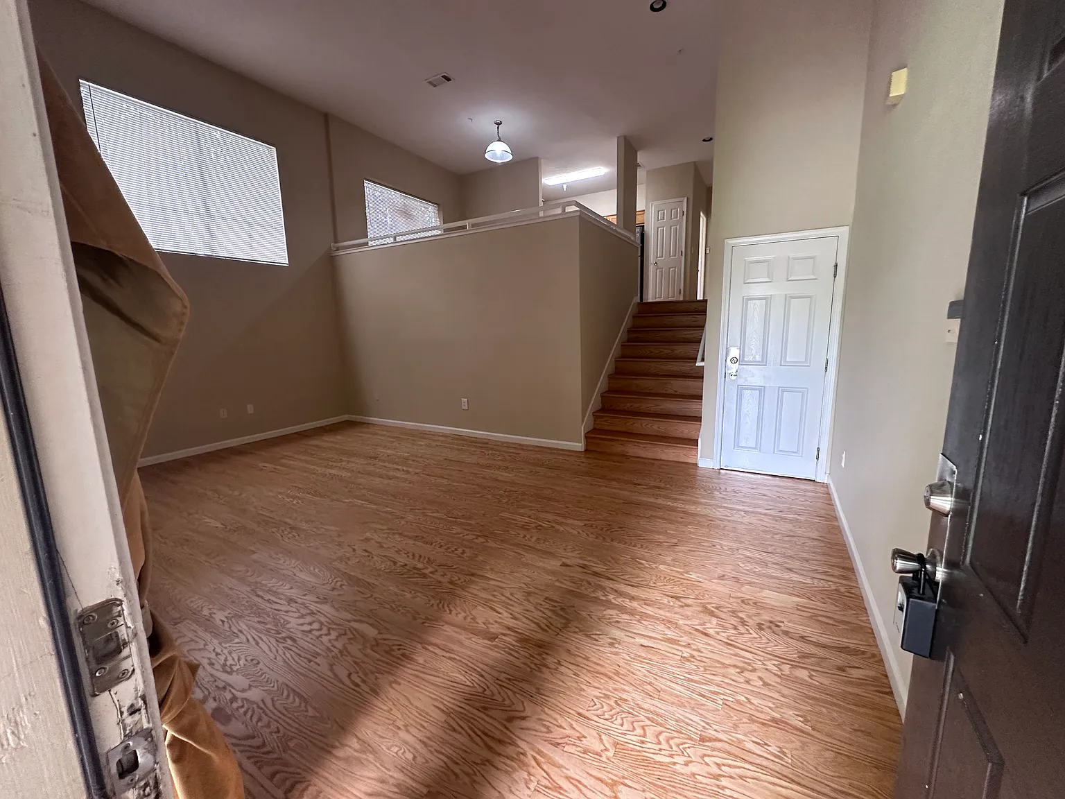 4 bed, 1806 sqft, $4,700 — Photo 3