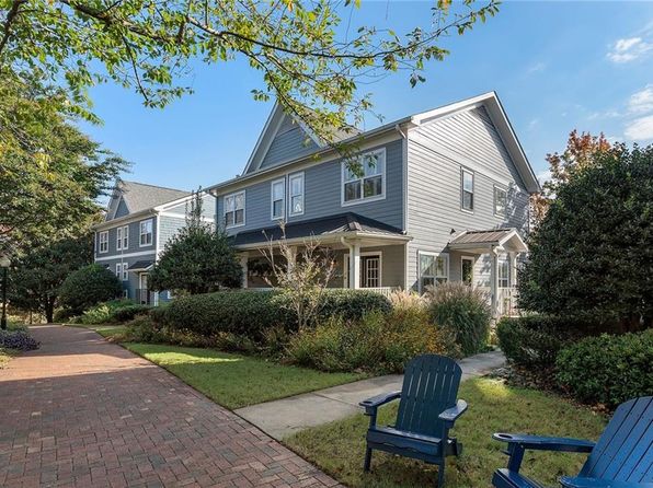 267 Carlyle Park Dr NE