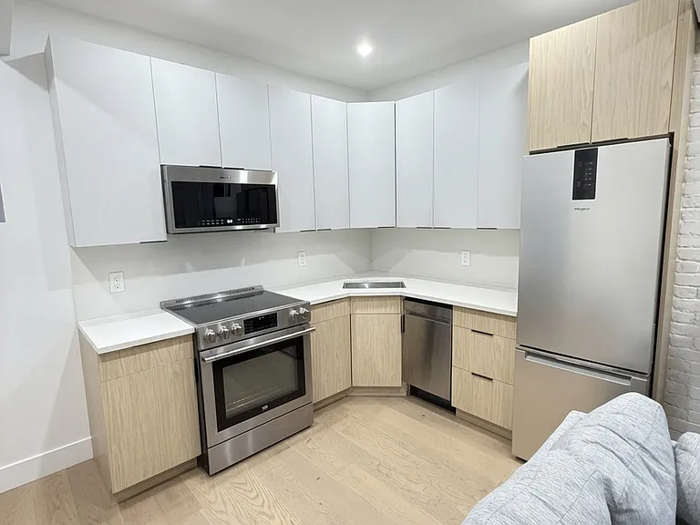 107 1st Ave #3 — Photo 4