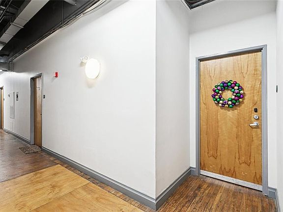 3rd image of 920 Poeyfarre St APT 187