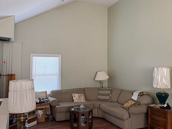 3rd image of 3678 Stone Rd