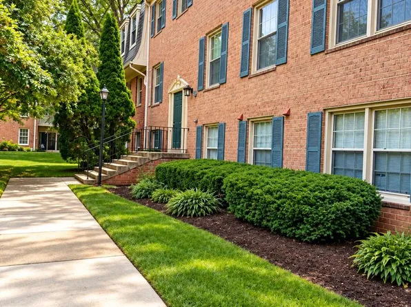 6026 Westchester Park Dr APT 301, College Park, MD 20740