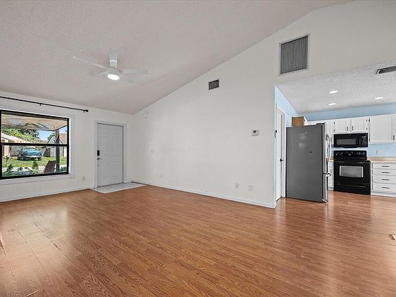 3rd image of 5962 SE Wilsie Drive