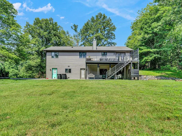 7207 Carriage Hills Dr, Roanoke, VA 24018