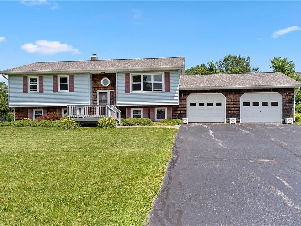 1st image of 17 Meadowbrook Lane
