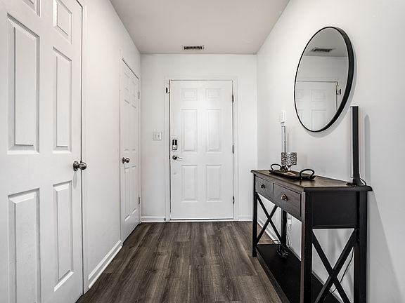 3rd image of 4024 Lassen Ln