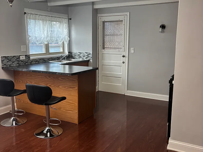 2134 W Rosemont Ave #1A — Photo 4